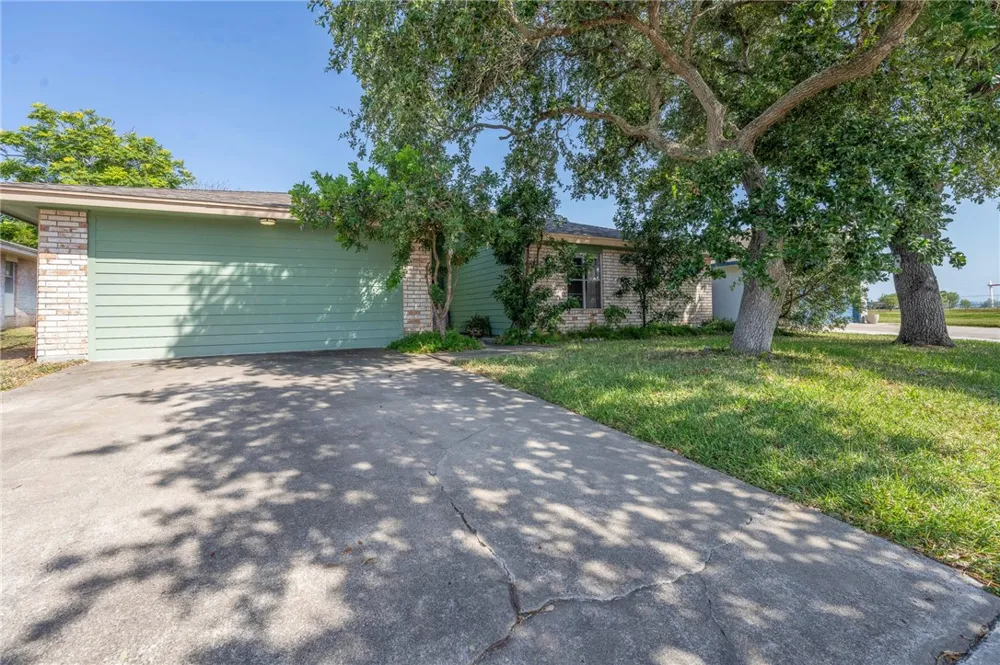 1810 Silver Sands Drive Corpus Christi, TX 78412