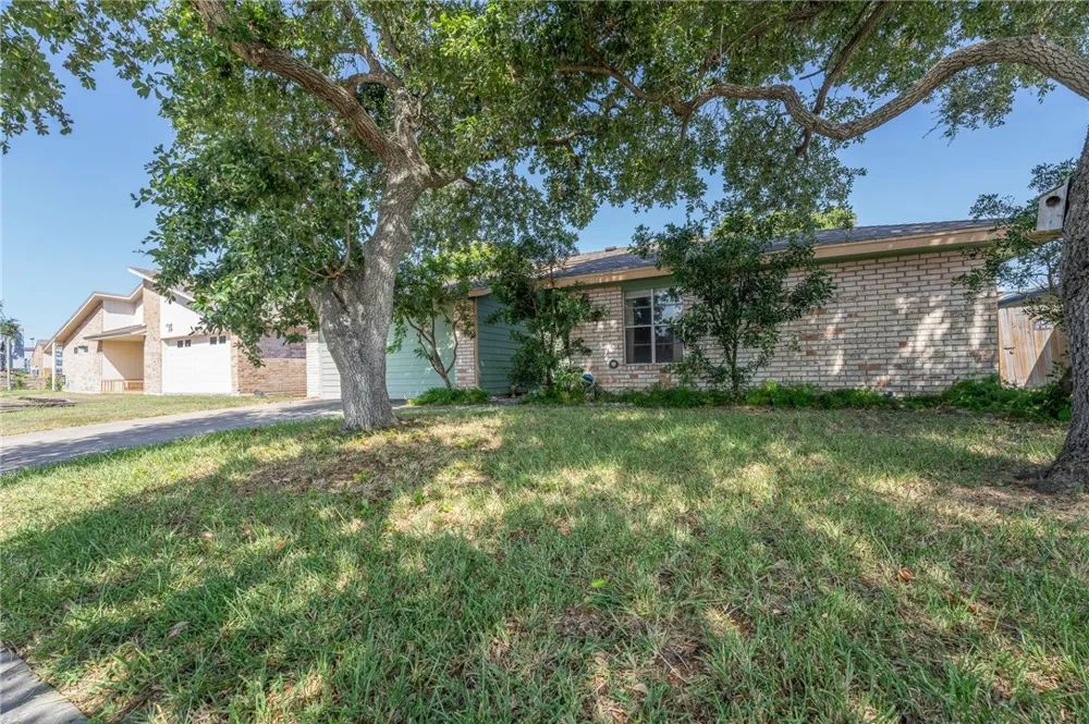 1810 Silver Sands Drive Corpus Christi, TX 78412