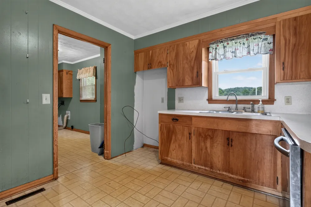 3035 Monterey Hwy Sparta, TN 38583