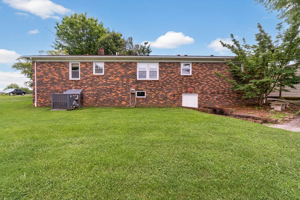 3035 Monterey Hwy Sparta, TN 38583