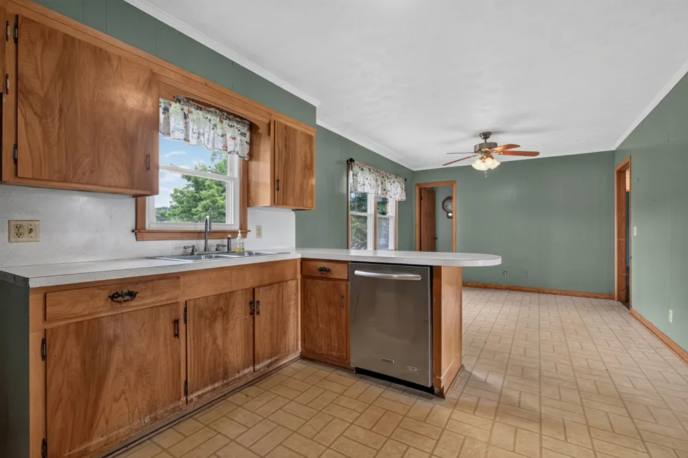 3035 Monterey Hwy Sparta, TN 38583