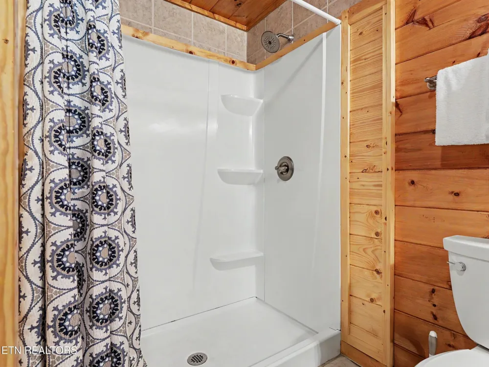 1629 Little Cabin Loop Pigeon Forge, TN 37862