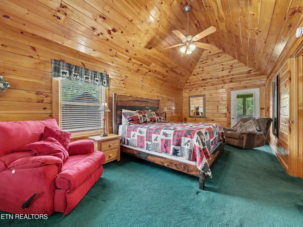 1629 Little Cabin Loop Pigeon Forge, TN 37862