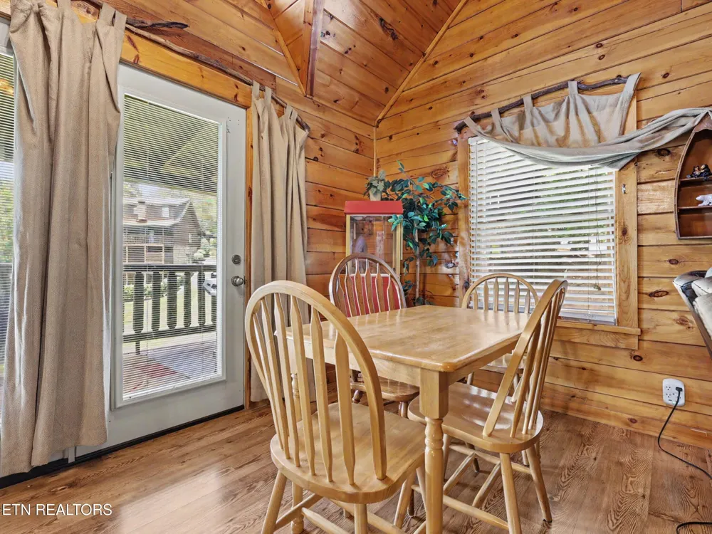 1629 Little Cabin Loop Pigeon Forge, TN 37862
