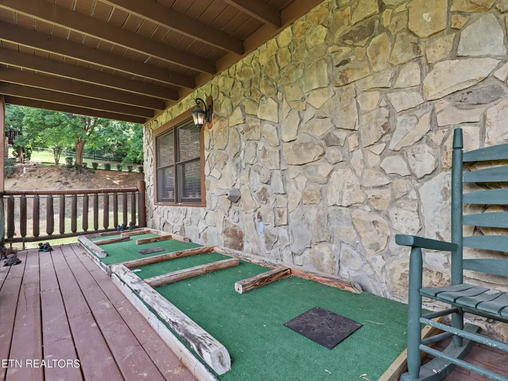 1629 Little Cabin Loop Pigeon Forge, TN 37862