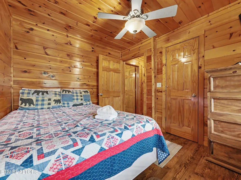 1629 Little Cabin Loop Pigeon Forge, TN 37862