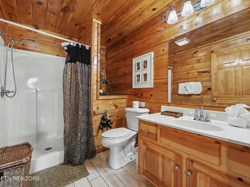 1629 Little Cabin Loop Pigeon Forge, TN 37862
