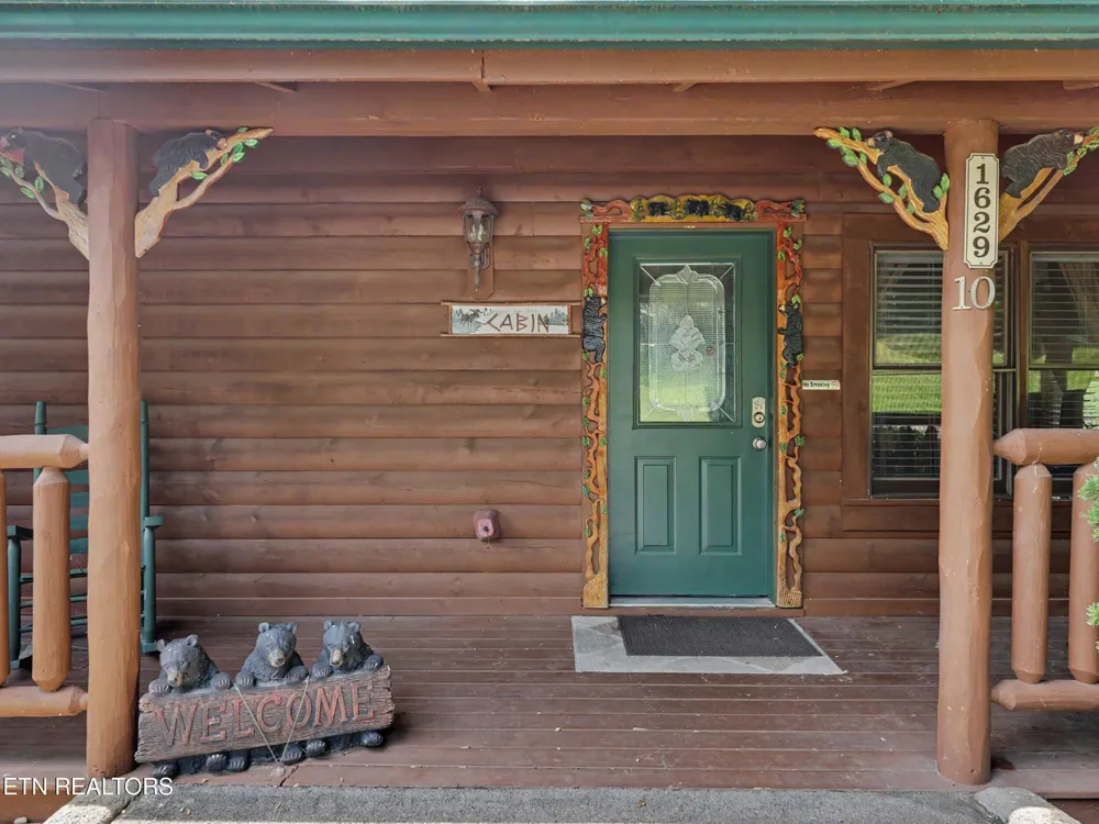 1629 Little Cabin Loop Pigeon Forge, TN 37862
