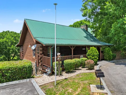 1629 Little Cabin Loop