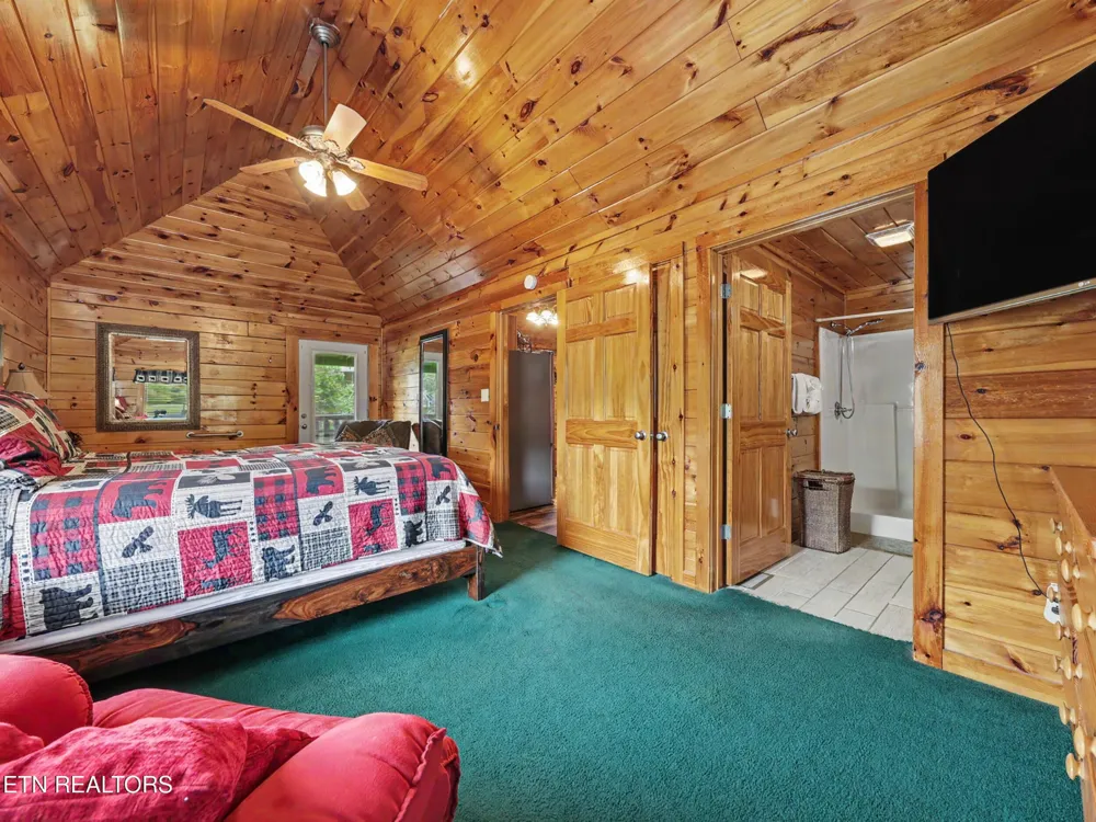 1629 Little Cabin Loop Pigeon Forge, TN 37862