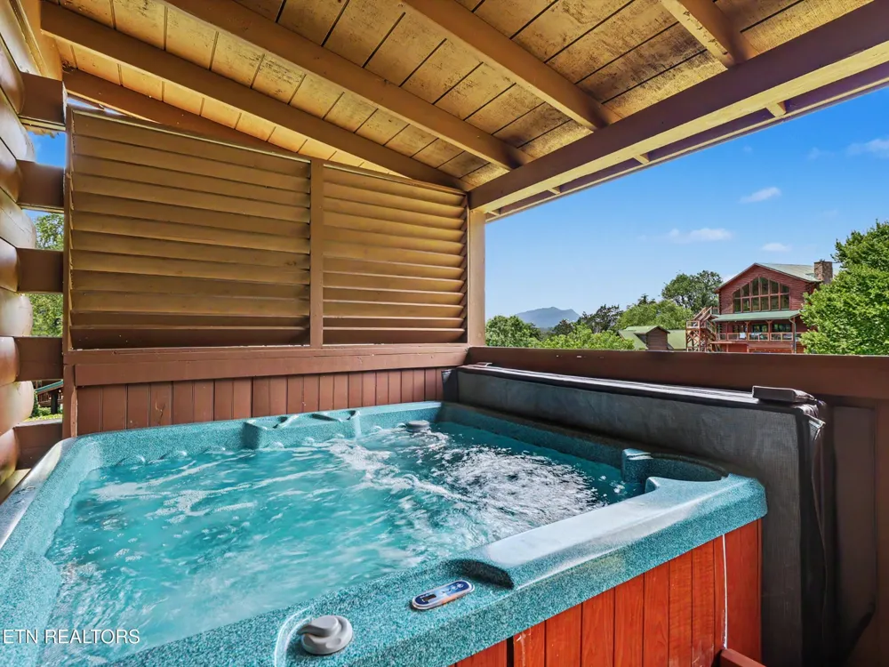1629 Little Cabin Loop Pigeon Forge, TN 37862