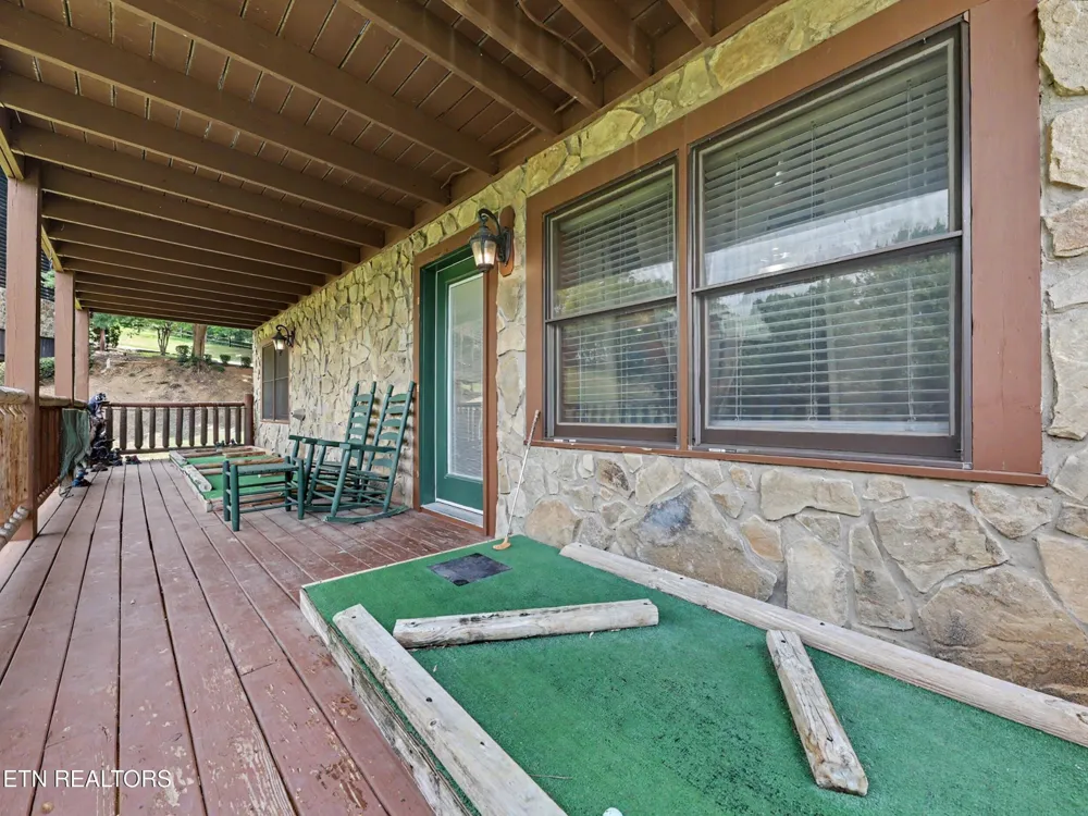 1629 Little Cabin Loop Pigeon Forge, TN 37862