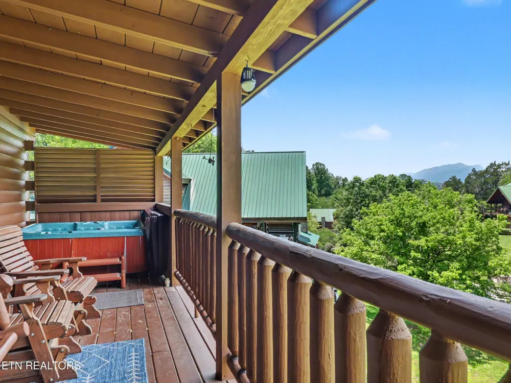 1629 Little Cabin Loop Pigeon Forge, TN 37862