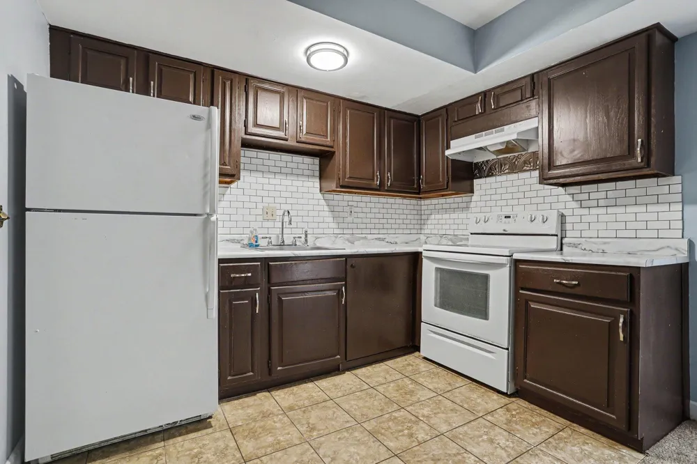 3517 Kenbrooke Court Kalamazoo, MI 49006