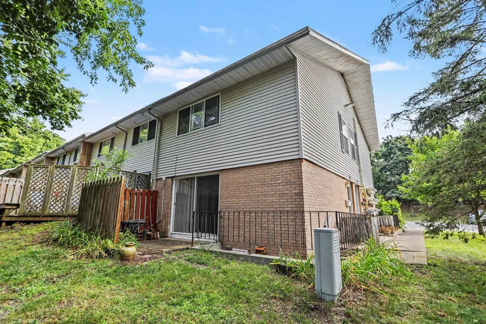 3517 Kenbrooke Court Kalamazoo, MI 49006
