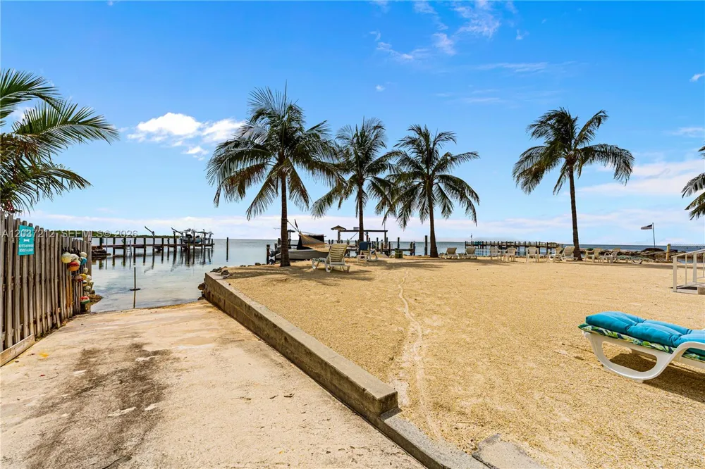 92550 Overseas Hwy #214 Tavernier, FL 33070