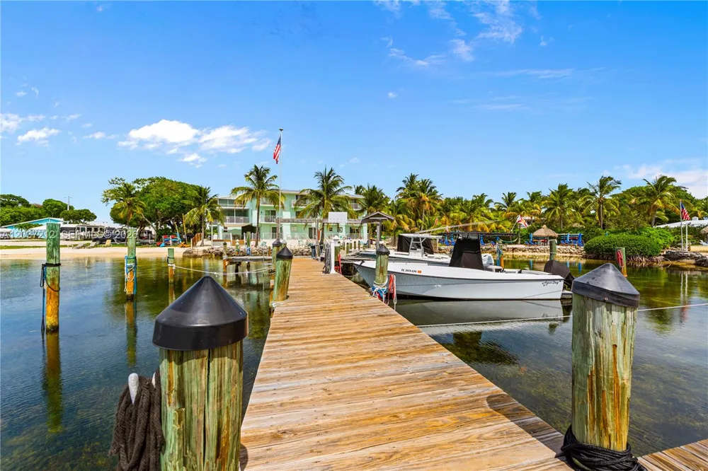 92550 Overseas Hwy #214 Tavernier, FL 33070