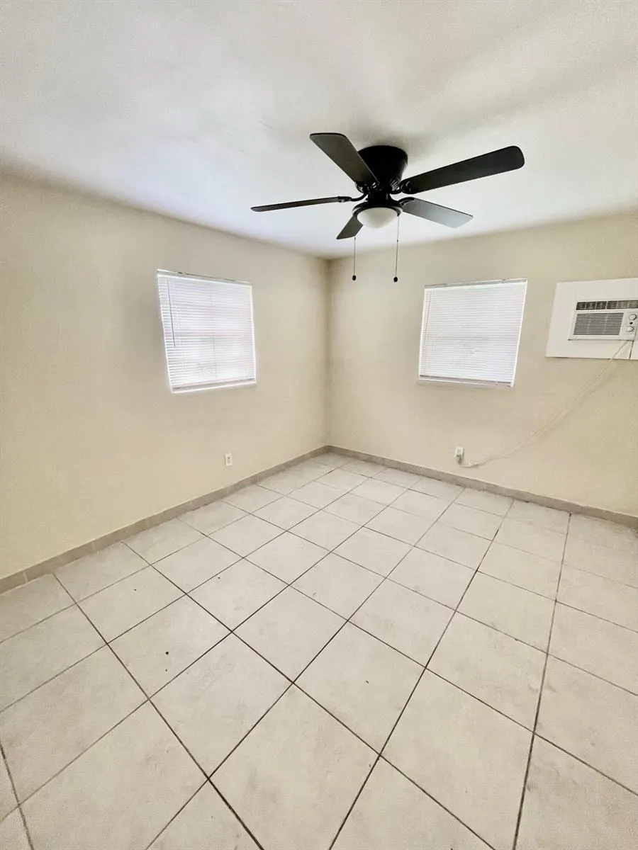 22 NW 8th Avenue ##1 Front Dania Beach, FL 33004