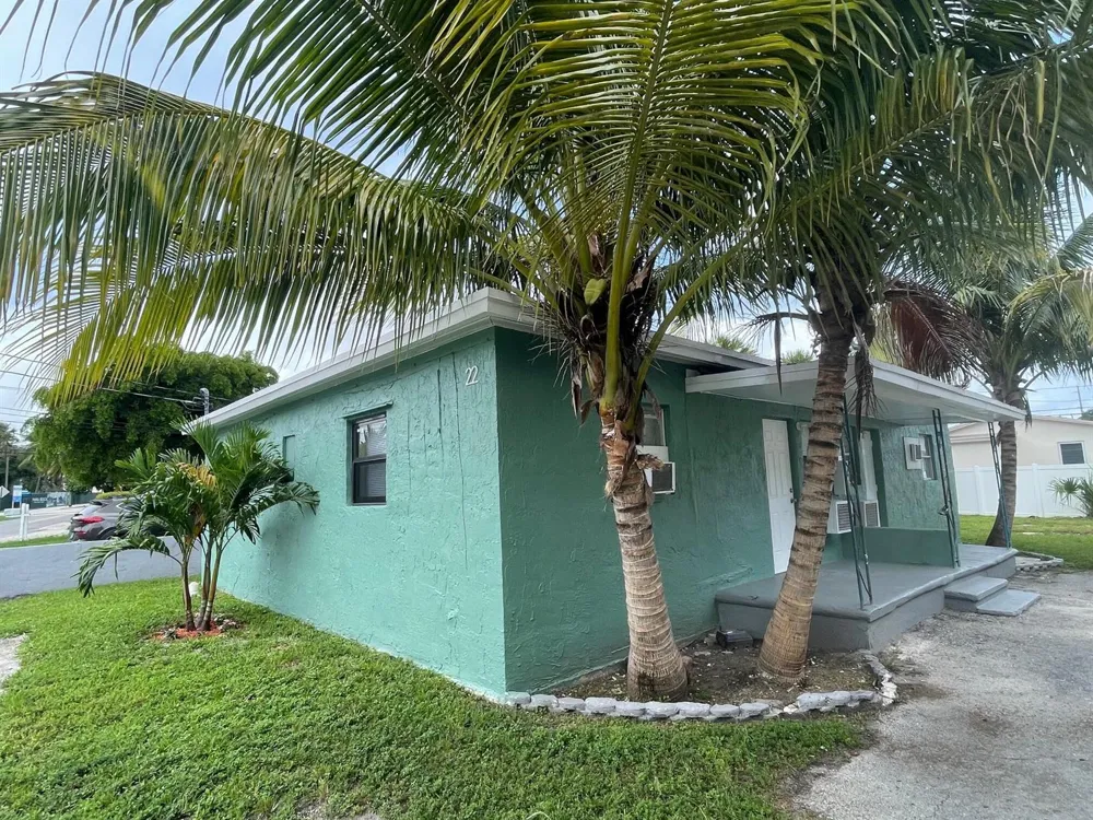 22 NW 8th Avenue ##1 Front Dania Beach, FL 33004