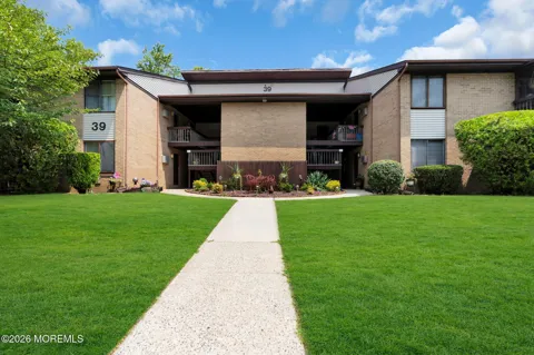 39 Meadow Green Circle #D