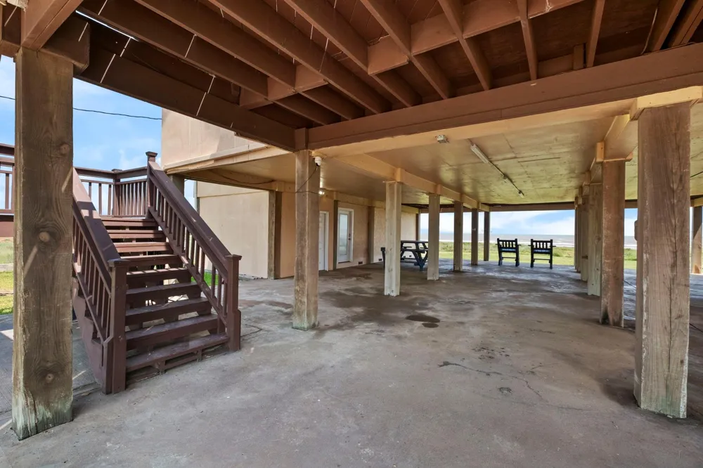 878 County Road 230 Sargent, TX 77414