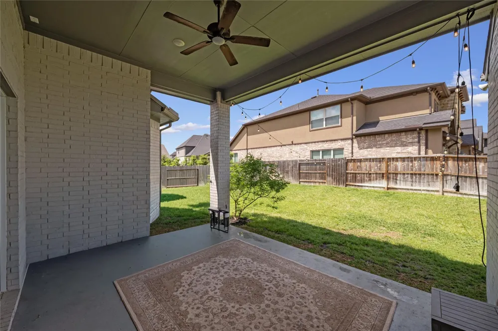 622 Platinum Stone Lane Pinehurst, TX 77362