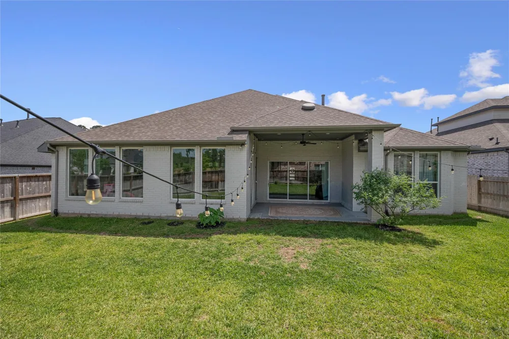 622 Platinum Stone Lane Pinehurst, TX 77362