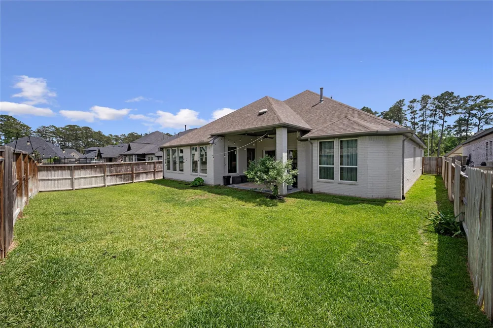 622 Platinum Stone Lane Pinehurst, TX 77362