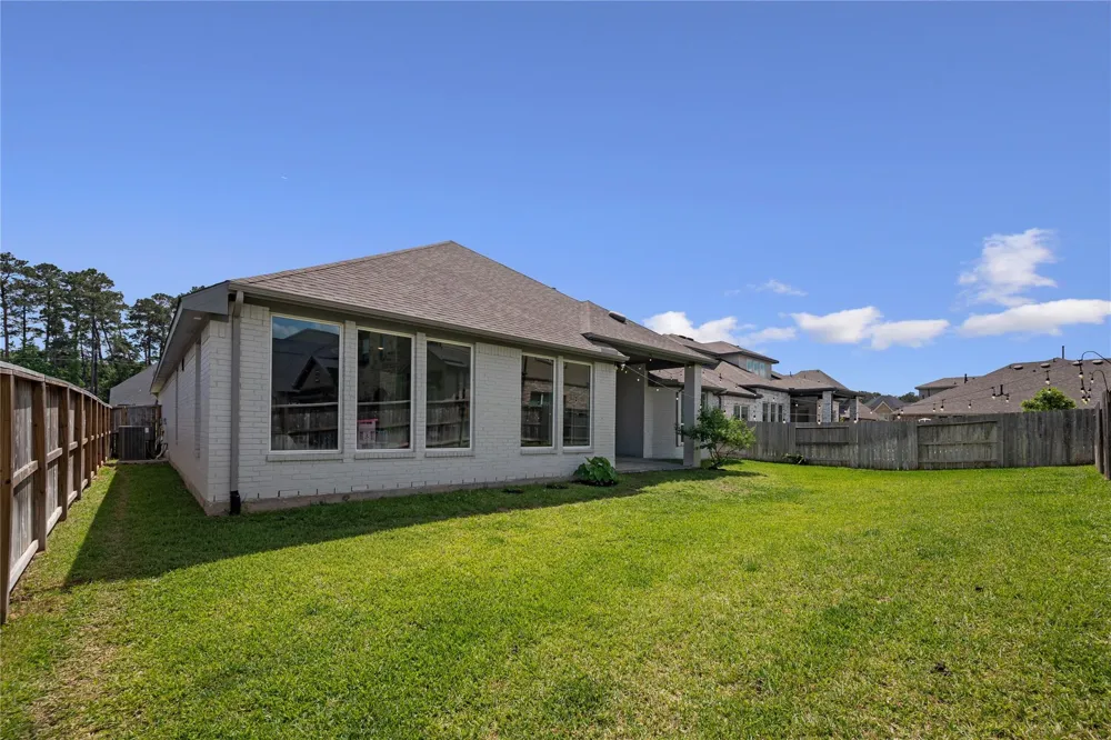 622 Platinum Stone Lane Pinehurst, TX 77362