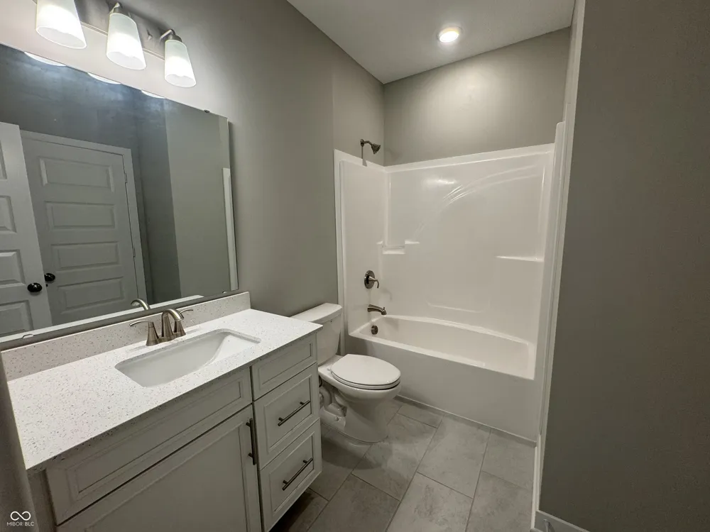 9680 Holborn Avenue McCordsville, IN 46055