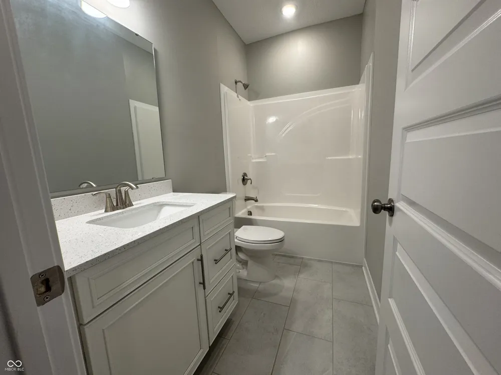 9680 Holborn Avenue McCordsville, IN 46055