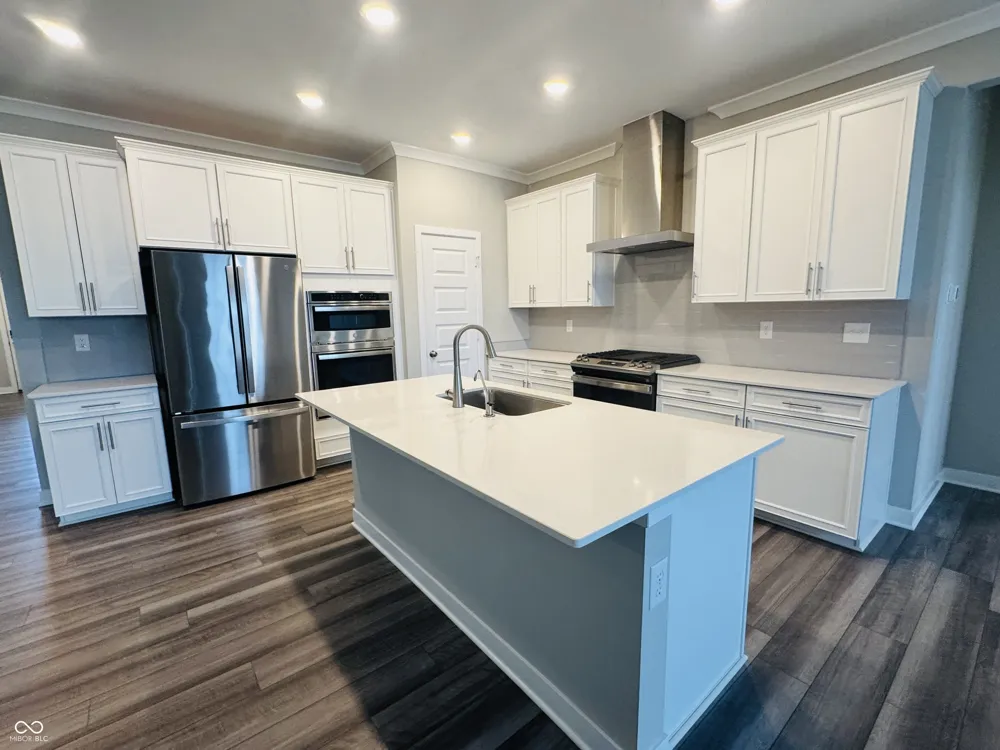 9680 Holborn Avenue McCordsville, IN 46055