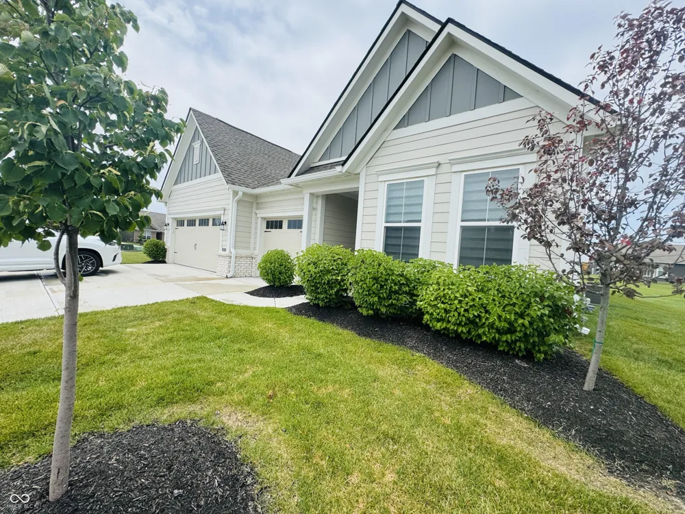 9680 Holborn Avenue McCordsville, IN 46055