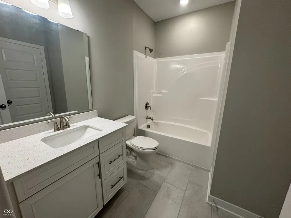 9680 Holborn Avenue McCordsville, IN 46055