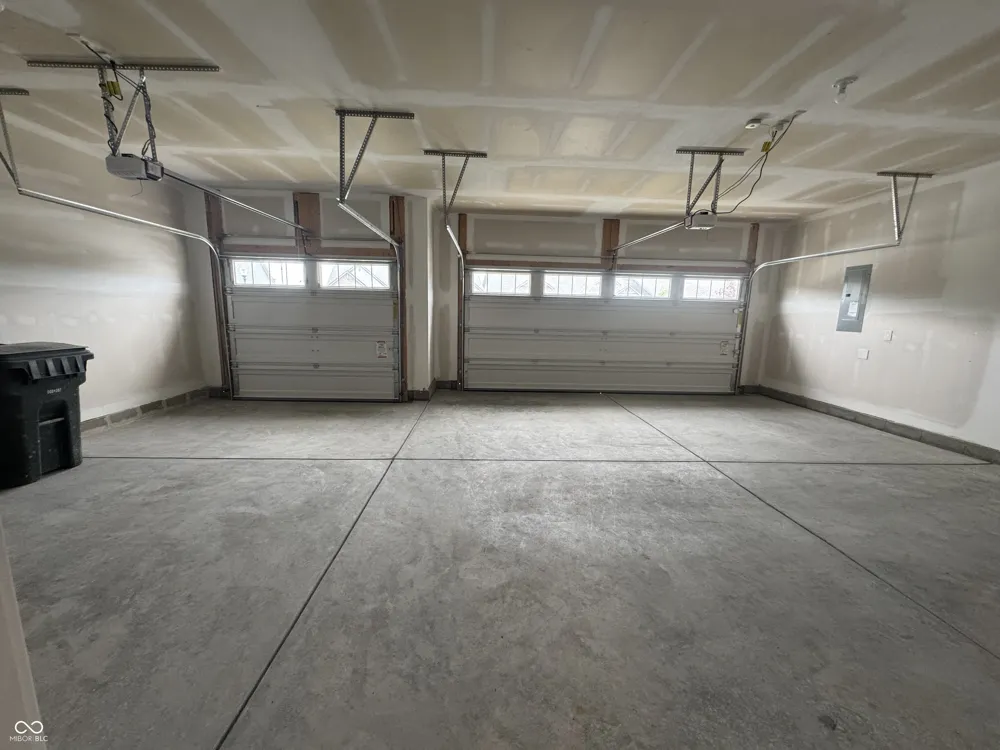 9680 Holborn Avenue McCordsville, IN 46055