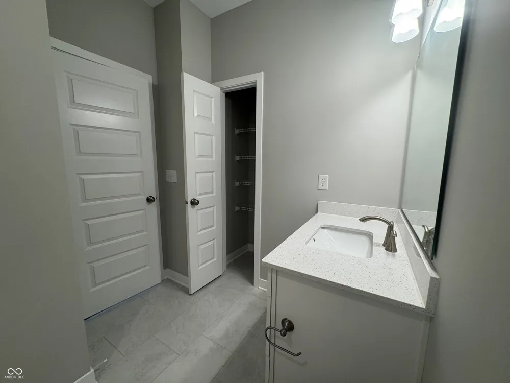 9680 Holborn Avenue McCordsville, IN 46055