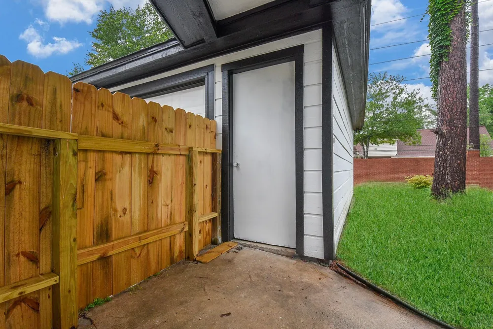 15814 Winding Moss Drive Houston, TX 77068