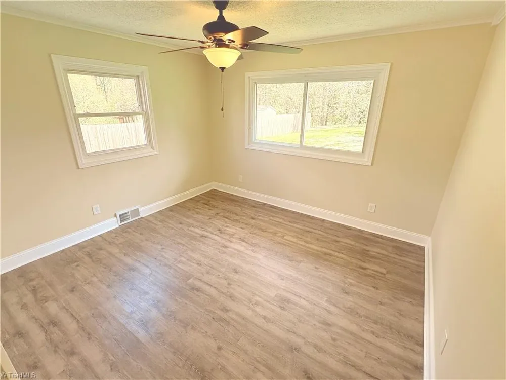 118 Lakeview Circle Thomasville, NC 27360