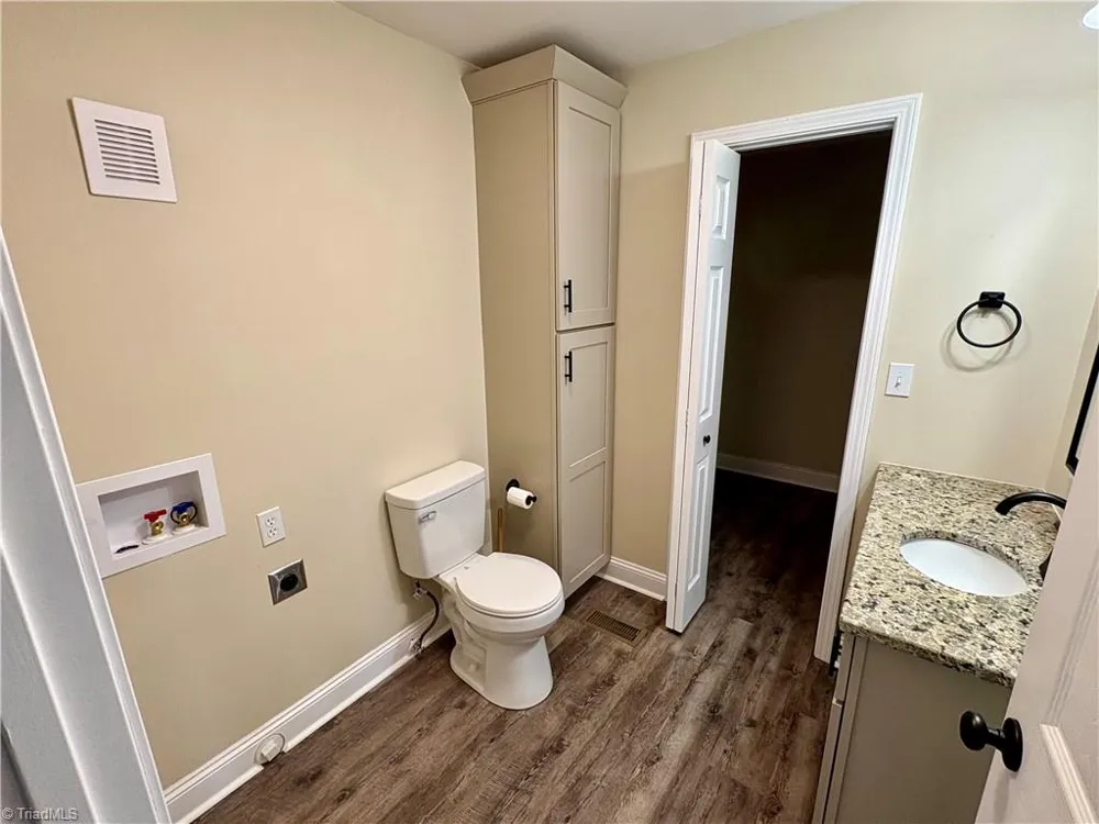 118 Lakeview Circle Thomasville, NC 27360