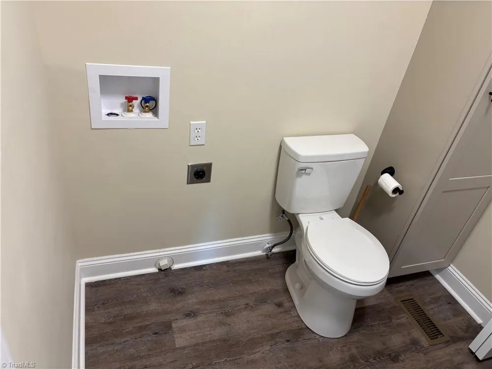 118 Lakeview Circle Thomasville, NC 27360