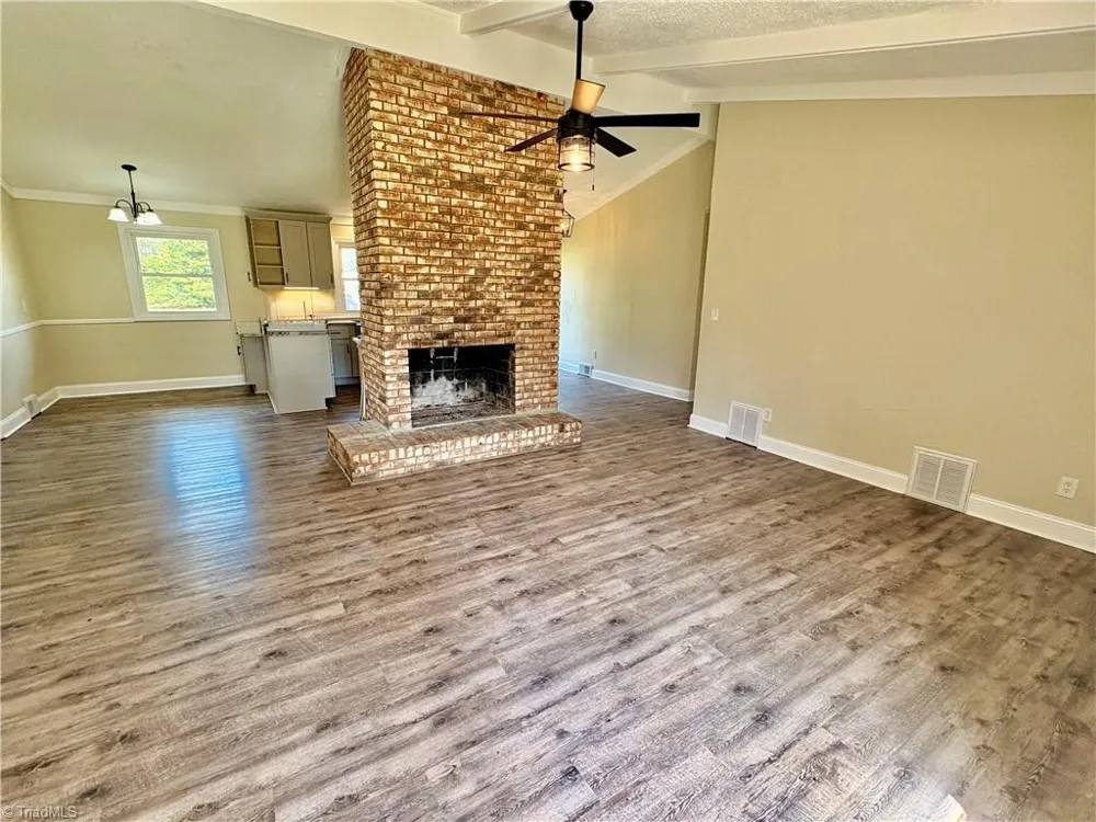 118 Lakeview Circle Thomasville, NC 27360