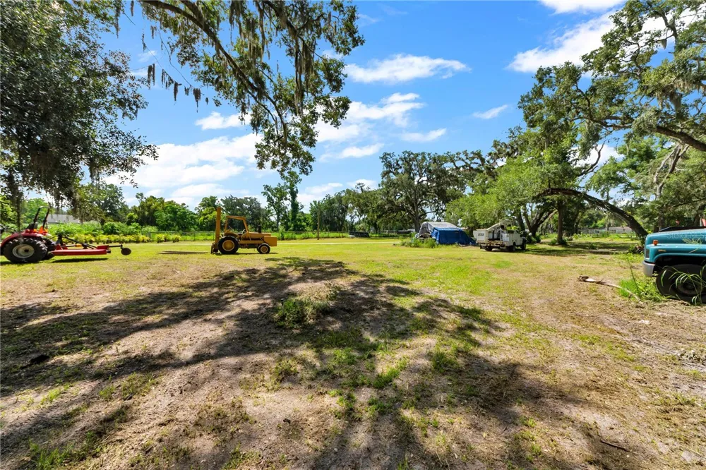 9922 ROCKHILL ROAD Thonotosassa, FL 33592