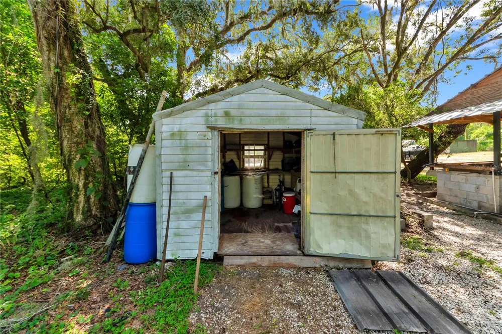 9922 ROCKHILL ROAD Thonotosassa, FL 33592