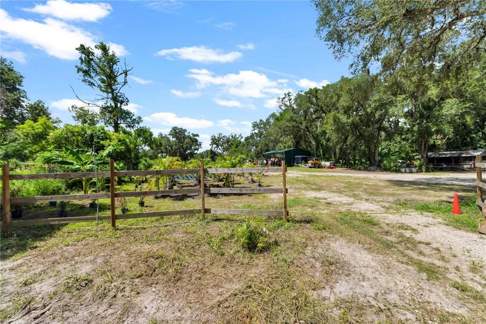 9922 ROCKHILL ROAD Thonotosassa, FL 33592