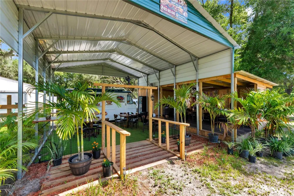 9922 ROCKHILL ROAD Thonotosassa, FL 33592