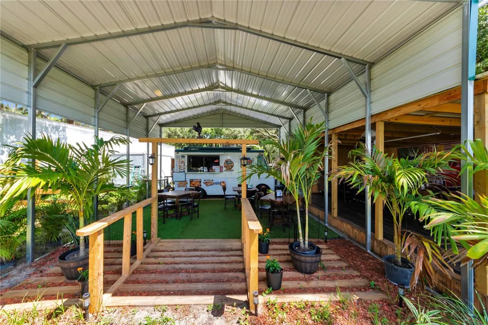 9922 ROCKHILL ROAD Thonotosassa, FL 33592