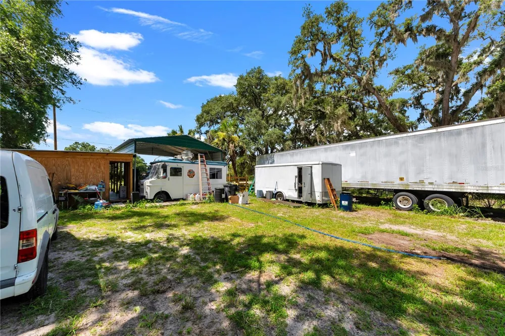 9922 ROCKHILL ROAD Thonotosassa, FL 33592