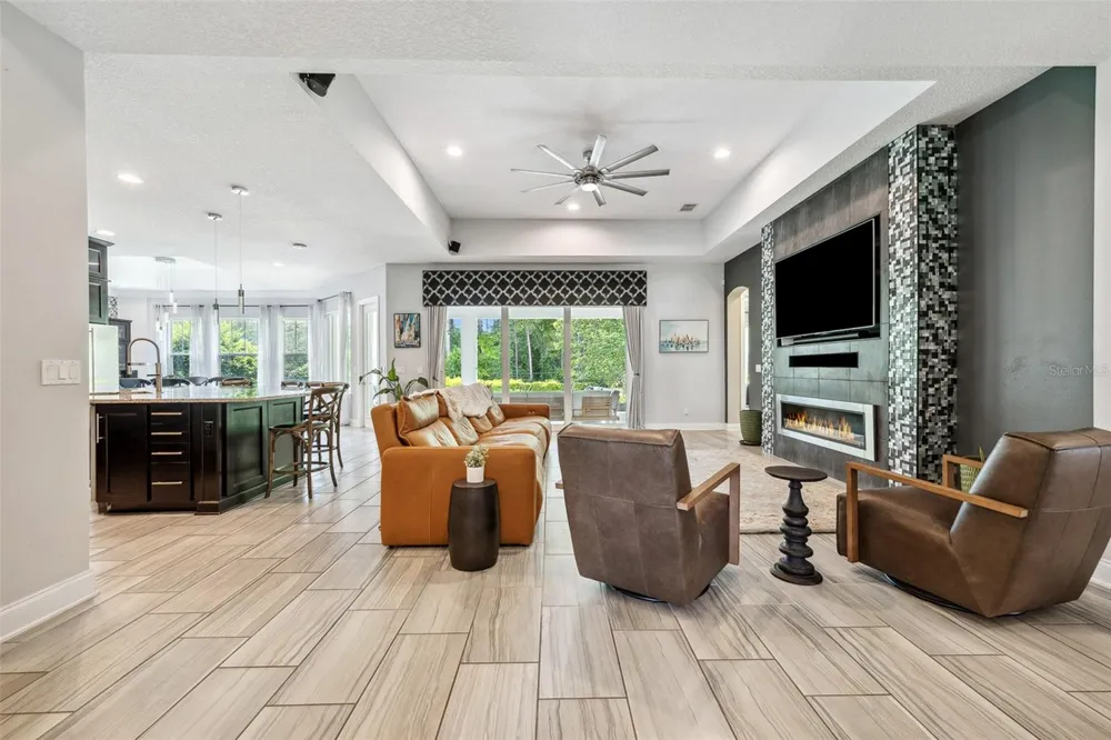 13137 LOWER HARDEN AVENUE Orlando, FL 32827