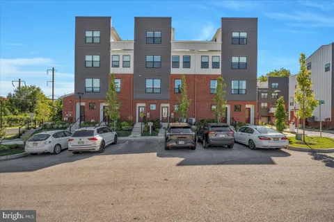 904 RIVERPLACE DRIVE