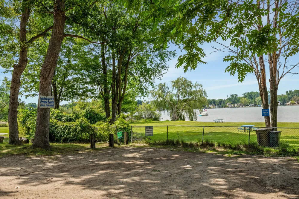 9755 Portage Trail White Lake, MI 48386